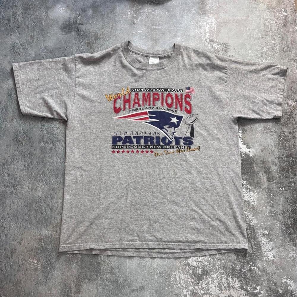 Vintage 2002 New England Patriots Super Bowl Champions T Shirt. Size XL
